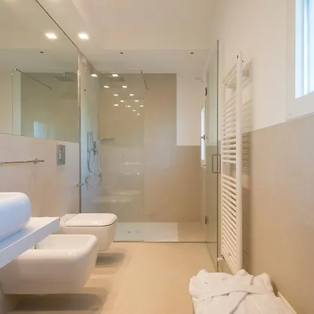 בית הארחה Le Bifore Charming House לצ'ה