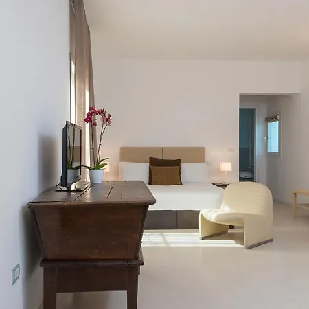 Le Bifore Charming House לצ'ה