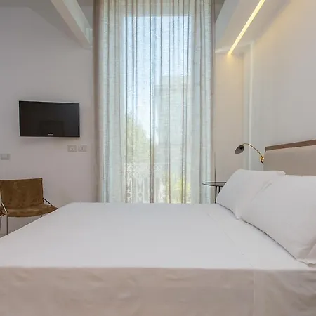 בית הארחה Le Bifore Charming House לצ'ה