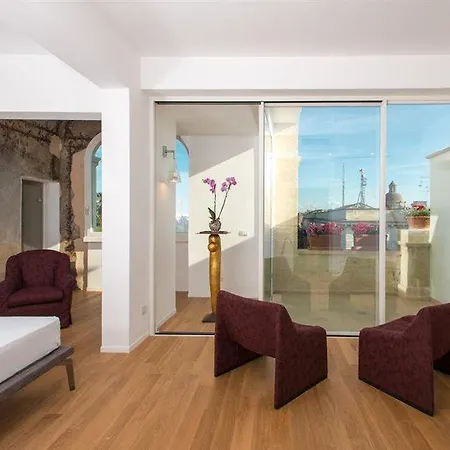 Le Bifore Charming House Affittacamere 3*