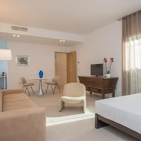 Affittacamere Le Bifore Charming House